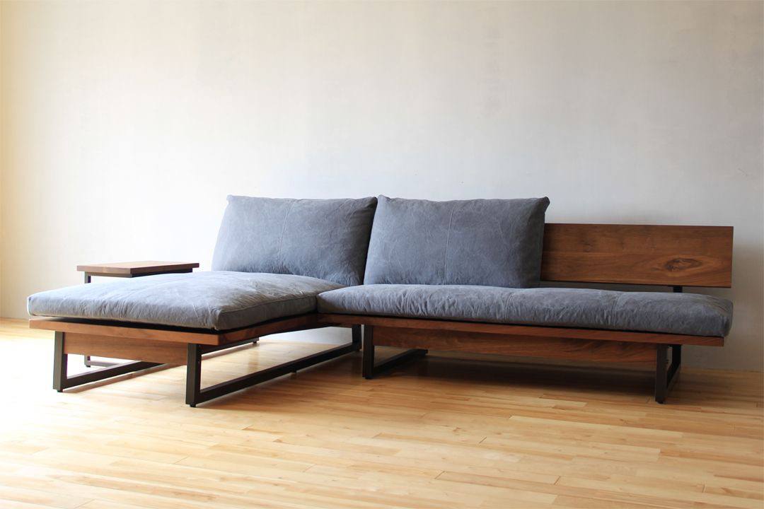 Компактный диван с деревянной спинкой (графит)