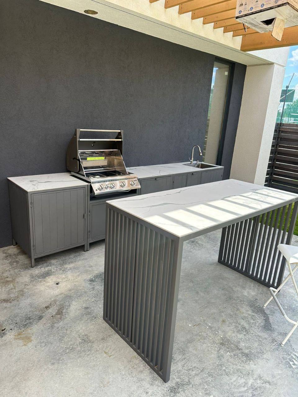 Модульная уличная кухня с грилем (серый фасад)