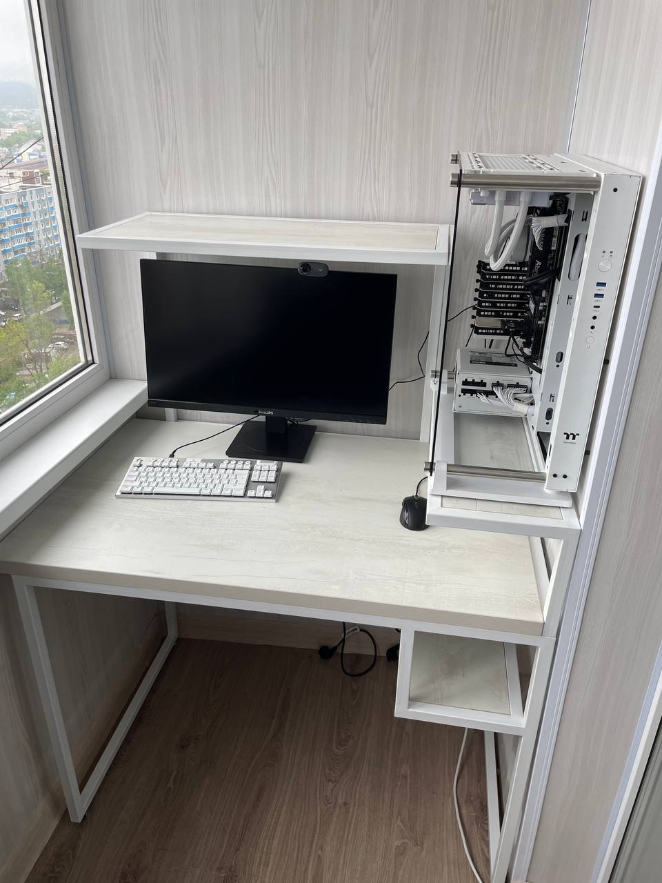 Рабочий стол для ПК (белый)