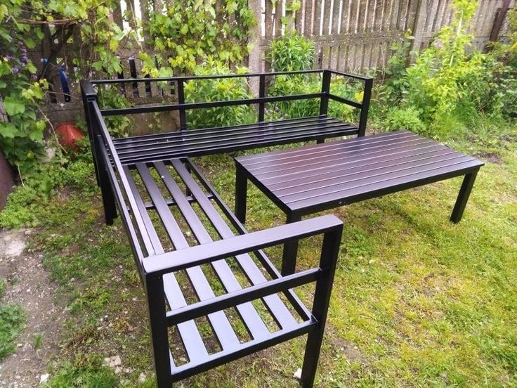 Угловая скамья (металл)