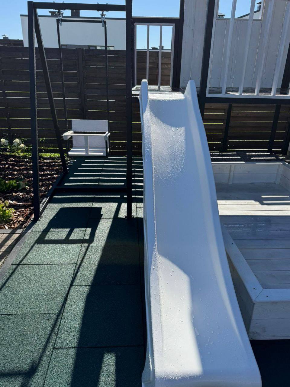 Детский уличный комплекс (горка и качели)